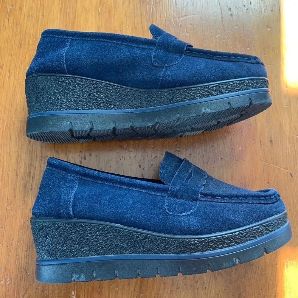 Blue suede-like platform lightweight loafers 40